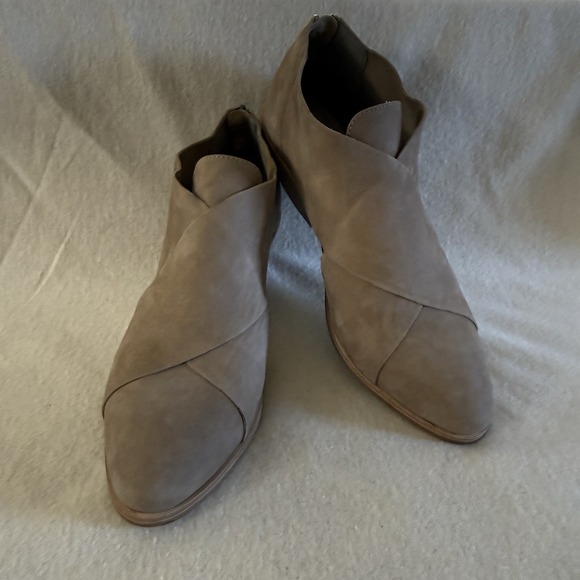 Eileen Fisher Shoes - Eileen Fisher Women's Taupe Suede‎ Crisscross Minimalist Ankle Booties 8.5